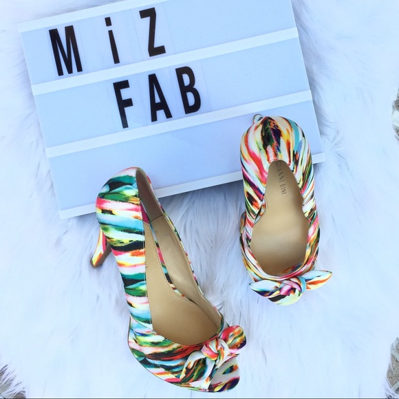 Gianni Bini Shoes - Gianni Bini multicolored bow heels 9